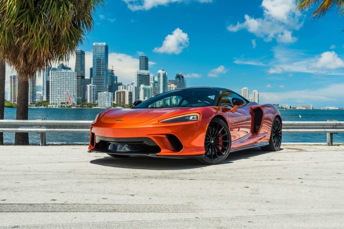 McLaren GT Orange Black